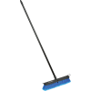 Global Industrial™ 18 » Push Broom W/ Plastic Block & Steel Handle, Multi-Surface Sweep - Qté par paquet : 4