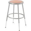 Interion® Tabouret Steel Shop avec siège Hardboard - Hauteur réglable 19"-27" - Gris - Paquet de 2