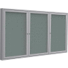 Tableau d’affichage fermé de Gand, 3 portes, 72 « L x 36 « H, tissu gris / cadre argenté