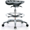 Interion® Tabouret tracteur en polyuréthane avec bague de pied et inclinaison de siège - Base noire w/ Chrome