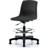 Tabouret en plastique d’une seule pièce Blue Ridge Ergonomics™, avec repose-pieds chromé, noir