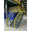 Wildeck® OSHA Escalier Bande de roulement fermée avec riser ouvert 36 » de large, dégagement de 10'