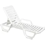 Chaises longues en résine