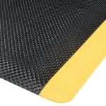 Tapis à motif pyramidal