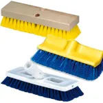 Brosses à récurer pour sols, terrasses et plinthes