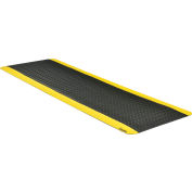Tapis anti-fatigue Global Industrial™ Diamond Plate, 15/16 » d’épaisseur, 2'L x 6'L, bordure noir/jaune