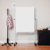 Global Industrial™ Mobile Réversible Magnetic Whiteboard - 36 po l x 48 po H - Acier - Cadre argenté