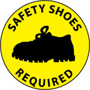 Marcher sur le panneau de sol - chaussures de sécurité requis