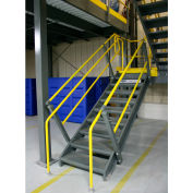 Wildeck® OSHA Escalier Bande de roulement fermée avec riser ouvert 36 » de large, dégagement de 8'