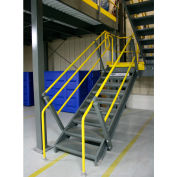 Wildeck® OSHA Escalier Bande de roulement fermée avec riser ouvert 36 » de large, dégagement de 8'