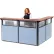 Comptoir d'accueil Interion® en L avec vitrine, 80" de largeur x 80" de profondeur x 44" de hauteur, comptoir en cerisier et panneaux bleus