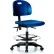 Tabouret de bar avec dossier et poignée Blue Ridge Ergonomics™, avec repose-pieds chromé, en polyuréthane, bleu