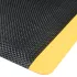 Tapis à motif pyramidal