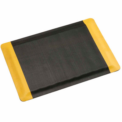 Apache Mills Invigorator™ Corrugated Safety Mat 1/2" Thick 3' x 60' Black/Yellow Border