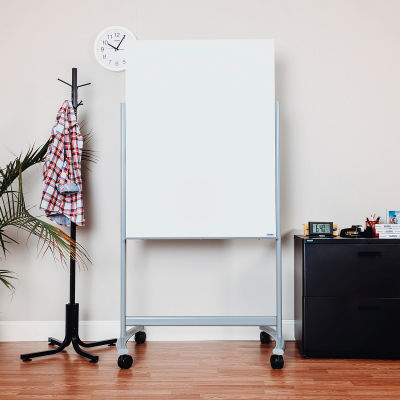 Global Industrial™ Mobile Glass Board (en anglais) - 36 po l x 48 po H