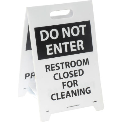 Panneau sol - Ne pas entrer dans des toilettes fermées pour nettoyage