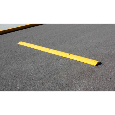 Jaune Speed Bump avec Protection de câble & Hardware - 108" long